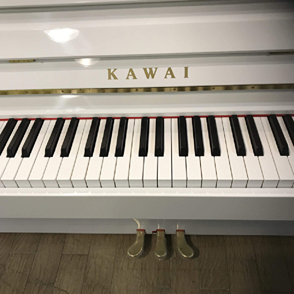 KAWAI K-15E WH/P Parlak Beyaz 110 CM Duvar Piyanosu
